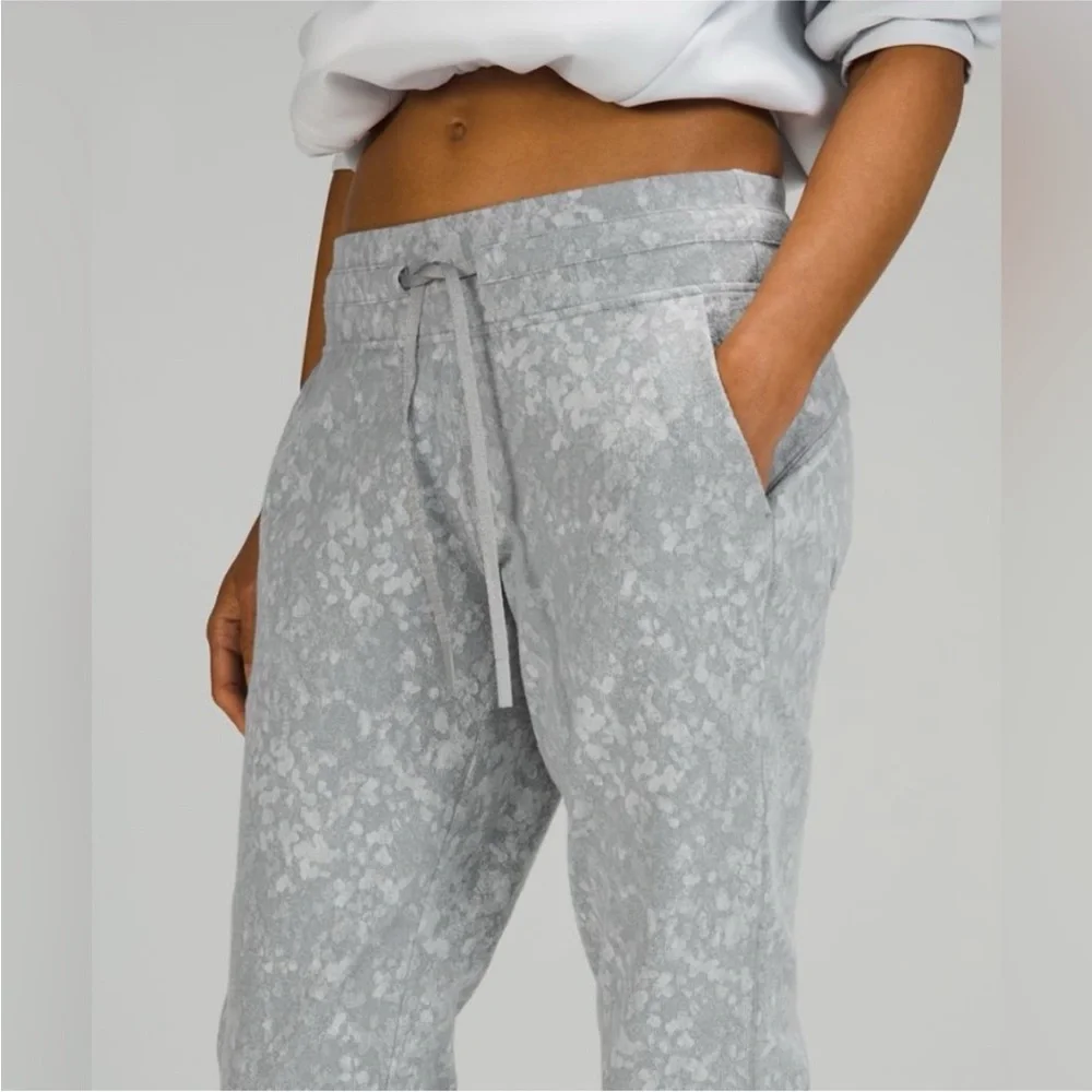 Lululemon Ready to Rulu Jogger Crop Pants Size 4 - Picture 2 of 15